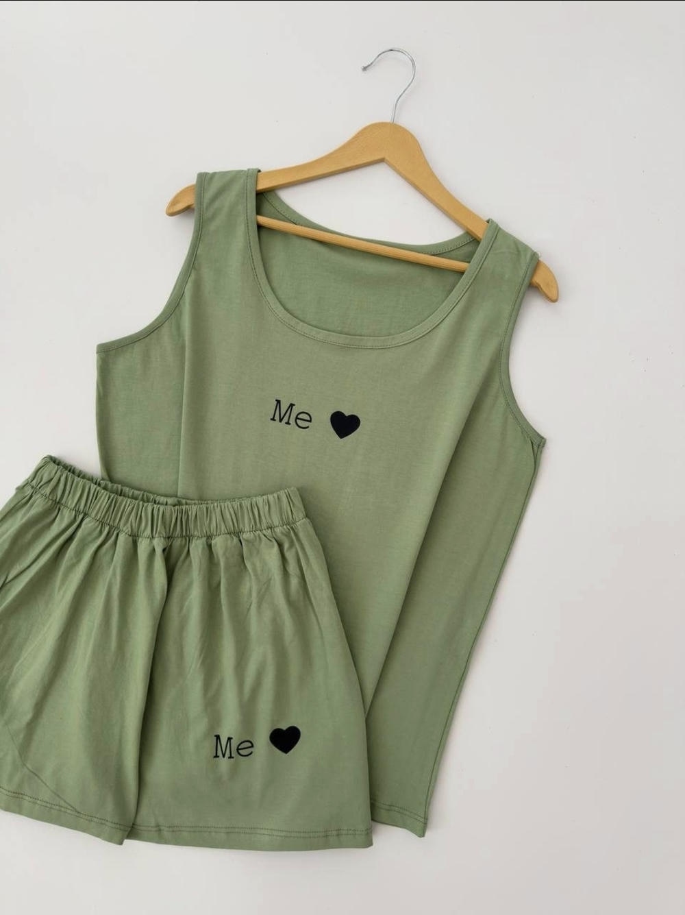 تاپ و شلوارک قواره دار me